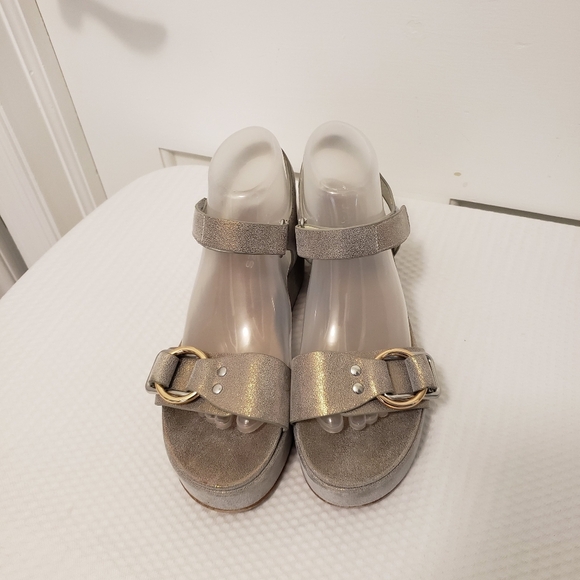 J/Slides Bronze Metallic Quest Platform Sandals Size 8.5, Stylish, Chic - Picture 4 of 16
